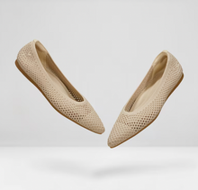 Beige mit Löchern