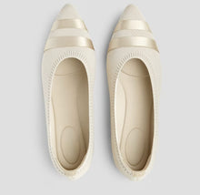 Beige mit Streifen aus Seide